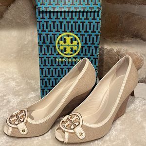Tory Burch wedge shoes EUC